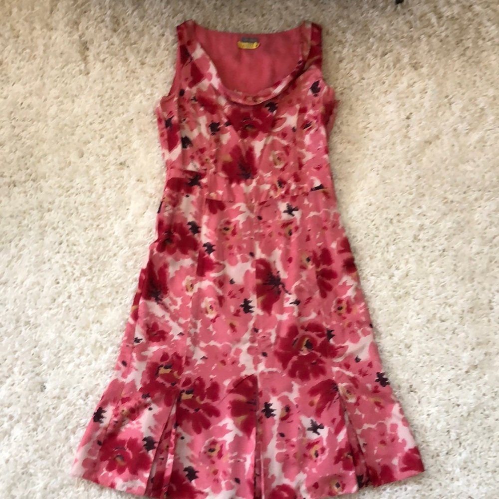 Ann Taylor beautiful printed silk slim fit dress.